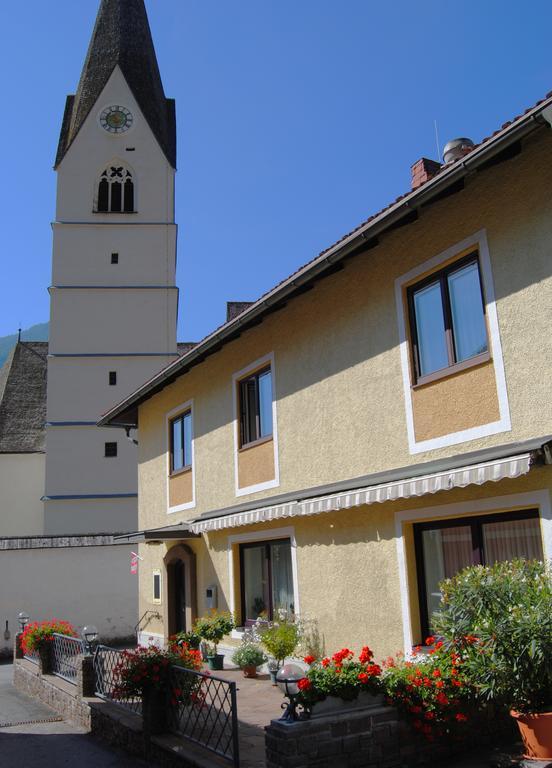 Fruehstueckspension Kirchenwirt Obervellach Exterior foto